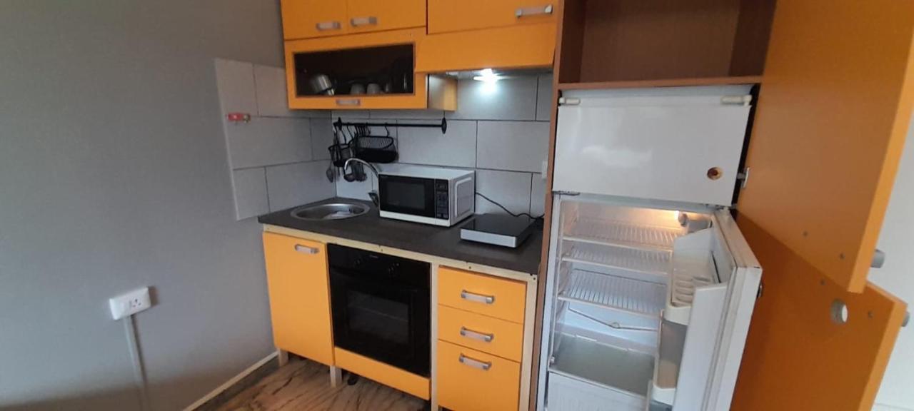 Hotel I Feel Orange Legnano Exterior foto
