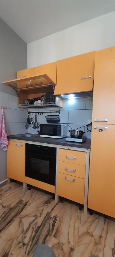 Hotel I Feel Orange Legnano Exterior foto