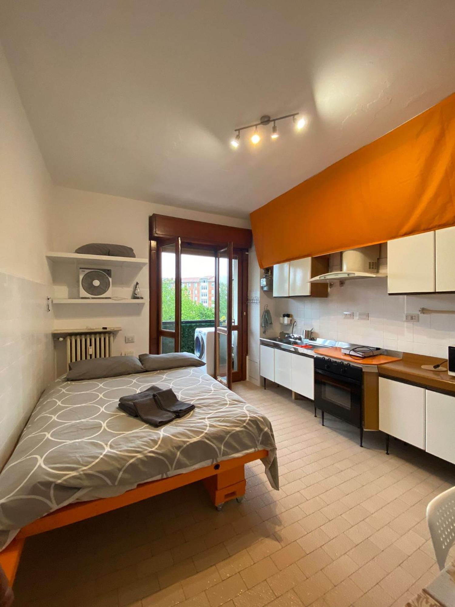 Hotel I Feel Orange Legnano Exterior foto